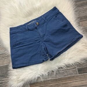 American Eagle Super Stretch Midi Chino Shorts in Blue Size 8